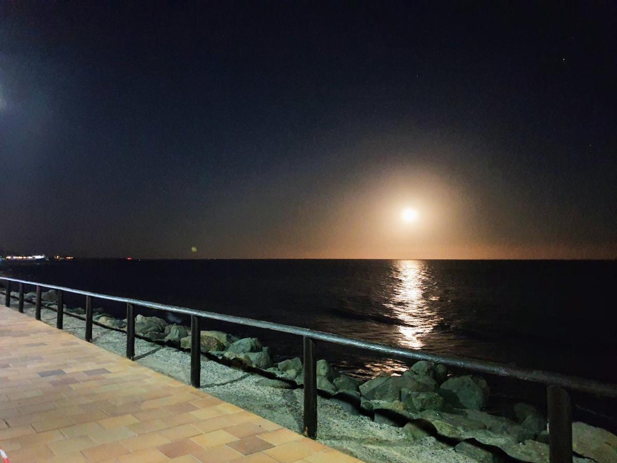 Apartamentos Playa Feliz プラヤ・デル・イングレス エクステリア 写真