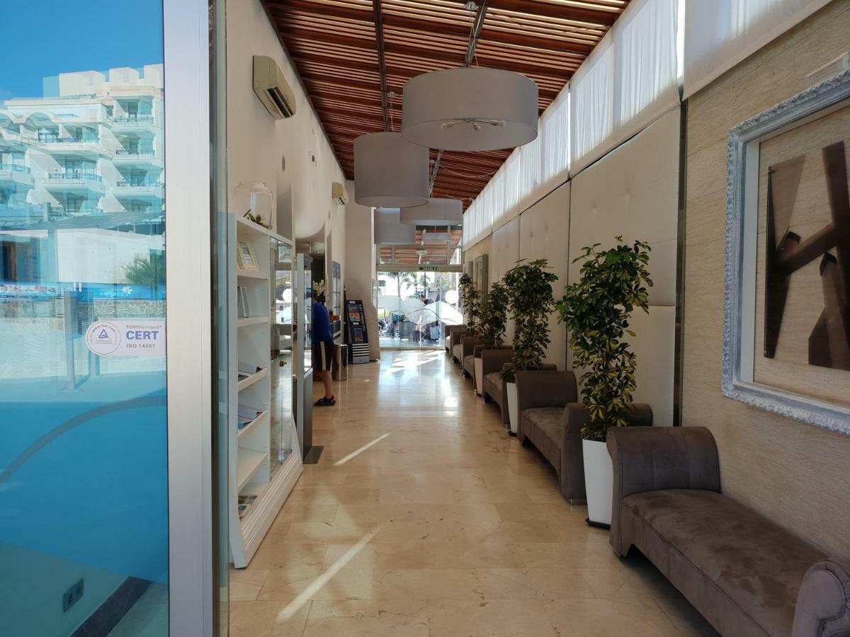 Apartamentos Playa Feliz プラヤ・デル・イングレス エクステリア 写真